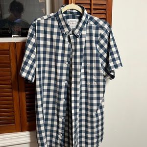 Mizzen + Main Short Sleeve Button up. XL Trim Tall